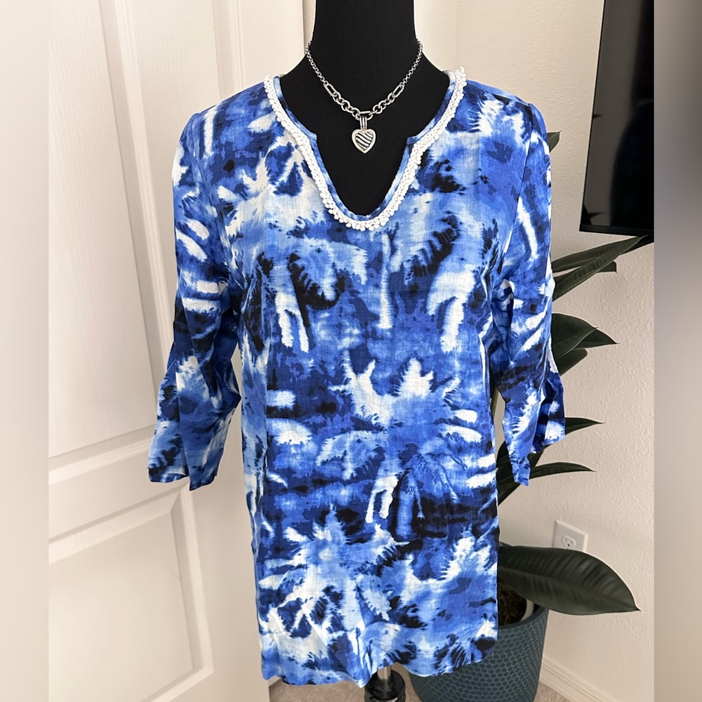 Tommy Bahama size medium